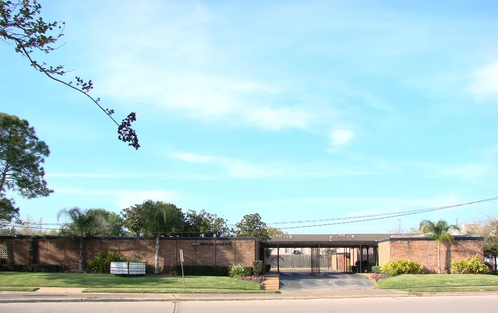 4910 Willowbend Blvd.