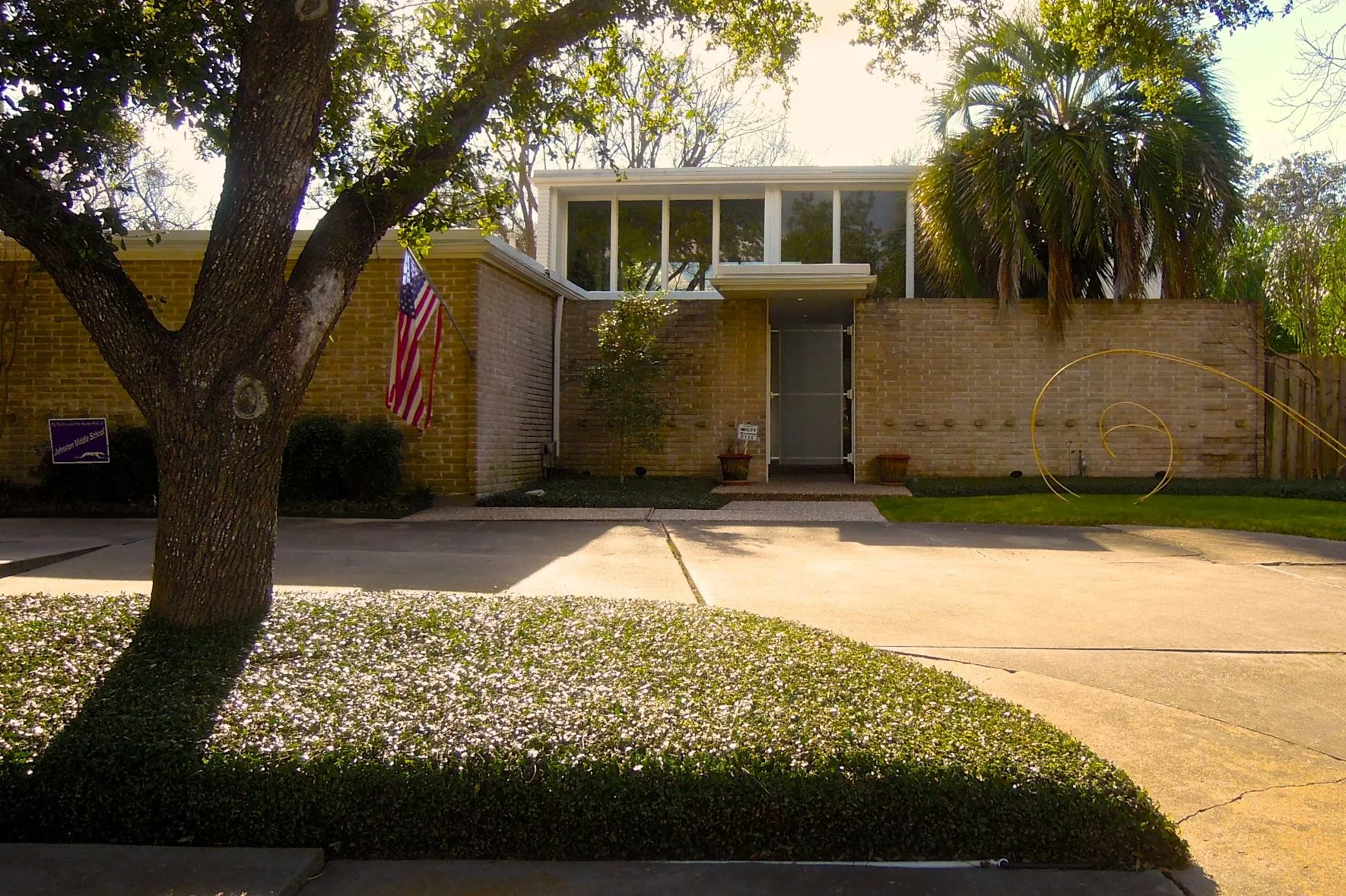 Schnur House