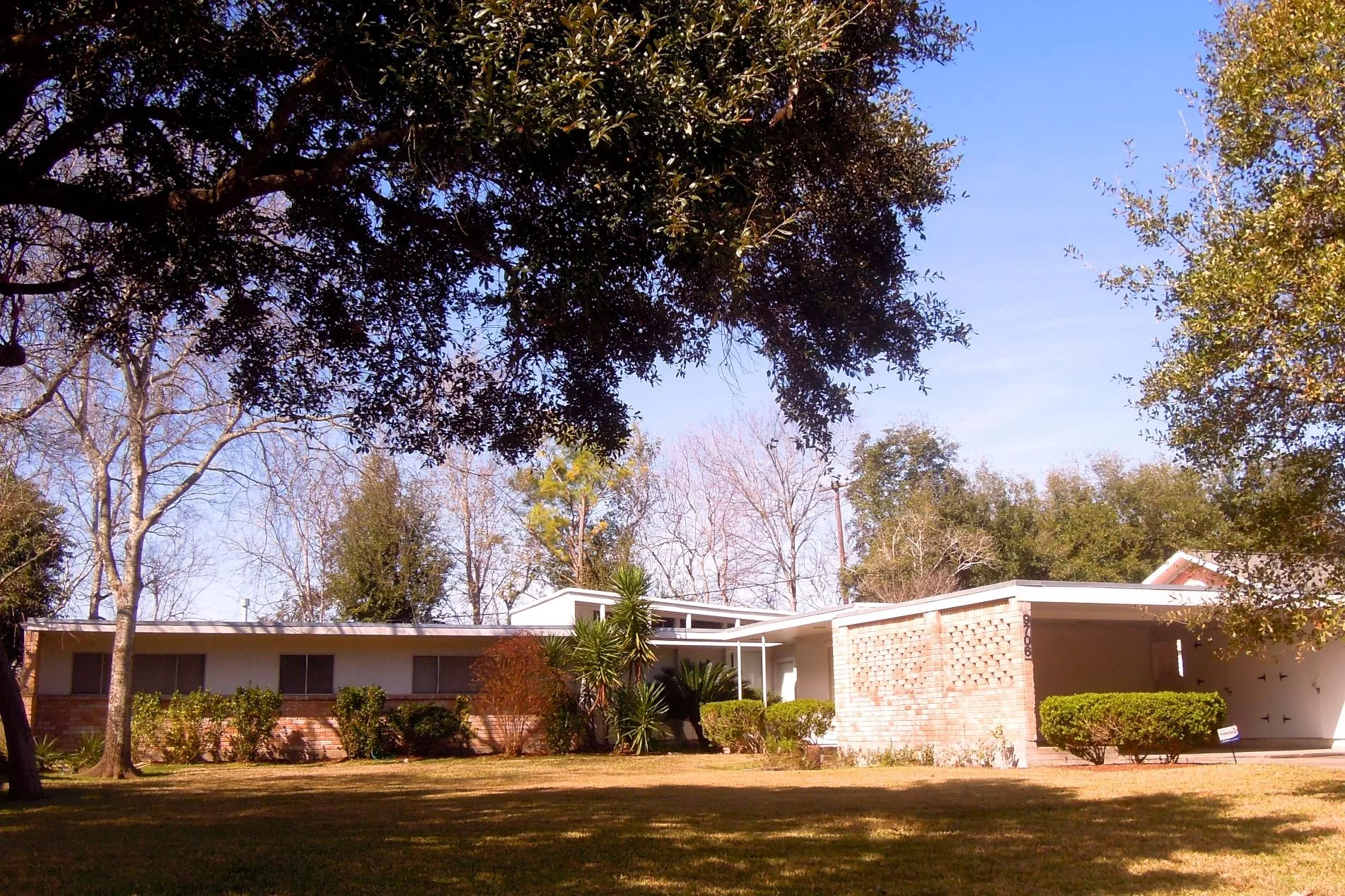 9706 Cliffwood