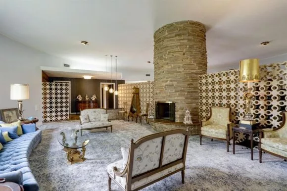 8035 Glenforest Court