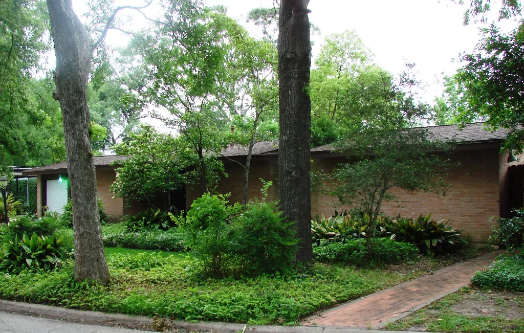 Huvard House